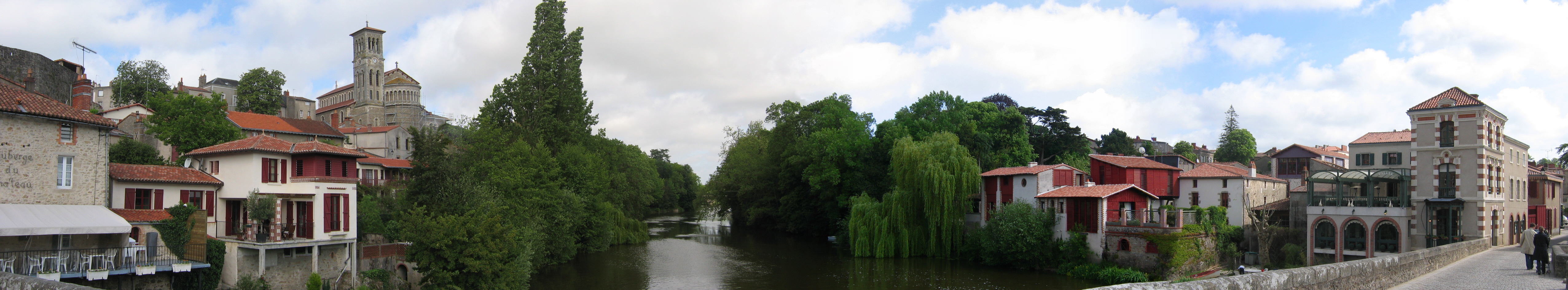 Clisson La Maine Tanneries rive droite Eglise rive gauche
